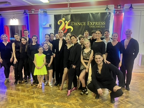 Dance Express teljes csapat közös fotón